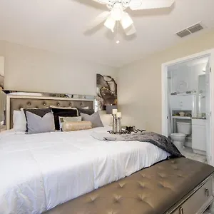 Modern Luxury Located In Tampa! Holiday home Tampa
